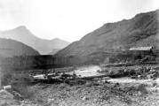1 vue Torrent de Réallon, grand barrage en construction, élévation amont (détruit en 1897)