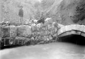 1 vue  - Les eaux remplissent le tunnel après la crue du 6 Novembre 1906 - La voute du canal revêtue (ouvre la visionneuse)