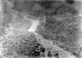 1 vue  - Radier de glissement le long de la première digue de dérivation construit en 1923/24 (ouvre la visionneuse)