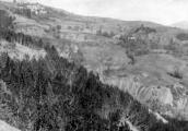 1 vue Torrent de Sainte-Marthe, éboulement de 1923/24 dans le peuplement au-dessus de la baraque. Vue sur le Château de Caléyère.