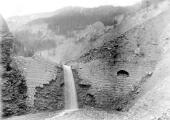 1 vue  - Torrent de Bragousse, barrage n° 2 avant la réparation de 1928 (ouvre la visionneuse)