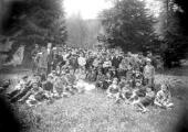 1 vue  - Forêt de La Bâtie-Neuve - Excursion universitaire du 26 Avril 1922 (ouvre la visionneuse)