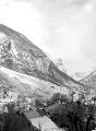 1 vue Avalanche des Plates et bois de monsieur du 21 Mars 1934. Les Ribes de Freissinières au premier plan.