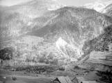 1 vue  - Forêts communales de Briançon et Cervières anciennement indivises – maisons de Terre rouge. (Panorama avec 21 Fi 1895) (ouvre la visionneuse)