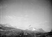 1 vue  - Nuages - 13 Avril 1933 - 8 heures. Vue sur la crête de Charance, Col de Gleize et Pic de Gleize (ouvre la visionneuse)
