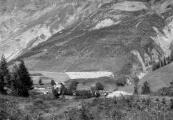 1 vue Maisons forestière de Subeyrannes. Plantation dans la série, ravin de Combe-Chabal et hameau des Infournas-Hauts (gauche)