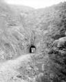 1 vue Torrent du Riou, tunnel d'accès à Jubéo dans les gorges.