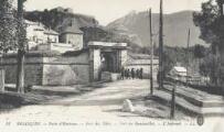 1 vue  - Porte d\'Embrun, fort des Têtes, du Randouillet et l\'InfernetL. L. (ouvre la visionneuse)