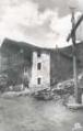 1 vue  - La Croix du Tournant et une maison typique de Saint-VéranAbeil, Gap (ouvre la visionneuse)