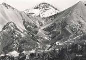 1 vue Col d'Izoard (2360 m) et le Grand Rochebrune (3324 m) ; au dos : tampon de Guion Roger, gardienÉditions F. Francou, Briançon