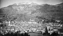 1 vue  - Vue générale de la ville avec le massif de charanceAndreis (Gap) (ouvre la visionneuse)