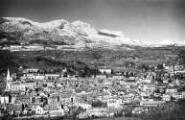 1 vue  - Vue générale de la ville prise dans la direction du nord, (Charance, pic de Gleize, Bayard)Andreis (Gap) (ouvre la visionneuse)