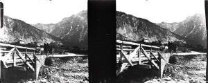 1 vue  - Vallée de Névache: Pont sur la Clarée et Col de l\'Échelle (ouvre la visionneuse)